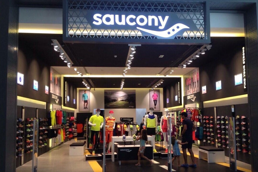 saucony running shoes uae